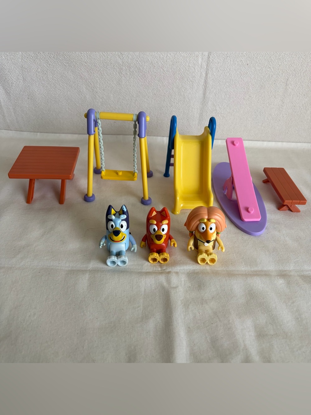 Moose Toys Bluey Deluxe Park Playset with 3 Character figures